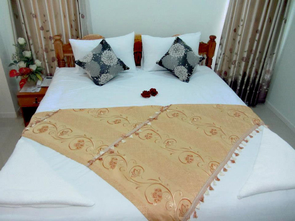 Ruan Rim Nam Hotel Roi Et Eksteriør billede