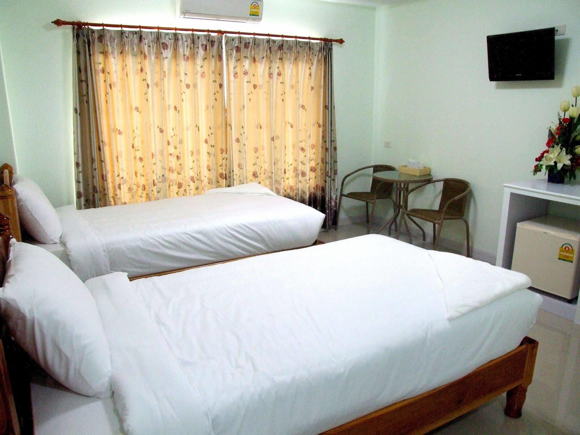 Ruan Rim Nam Hotel Roi Et Eksteriør billede